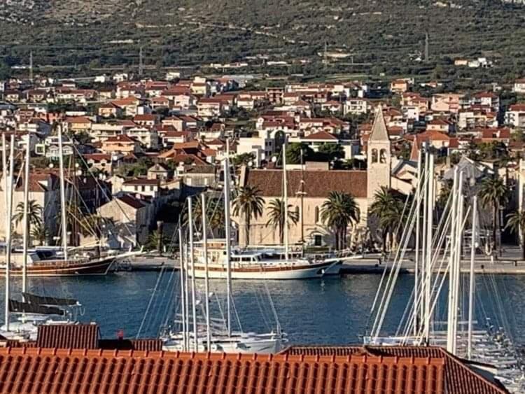 Fresh Apartments Dar Orlic Trogir Exterior foto