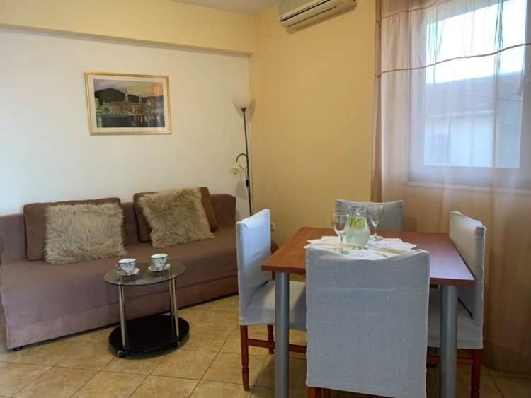 Fresh Apartments Dar Orlic Trogir Exterior foto